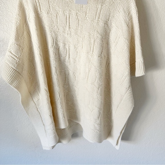NEW Coach Signature Knit Poncho size S - Picture 6 of 10